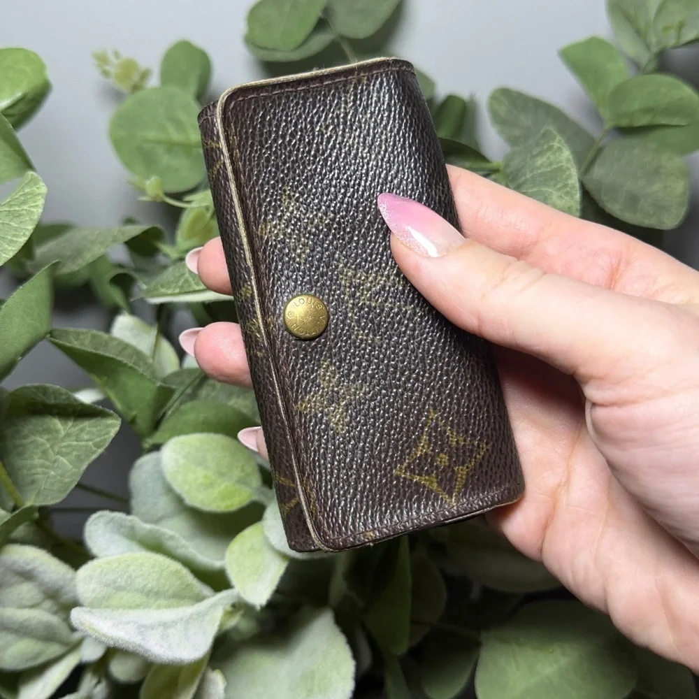 Luxury Louis Vuitton Monogram 4 Key Holder Brown Canvas Wallet Vintage